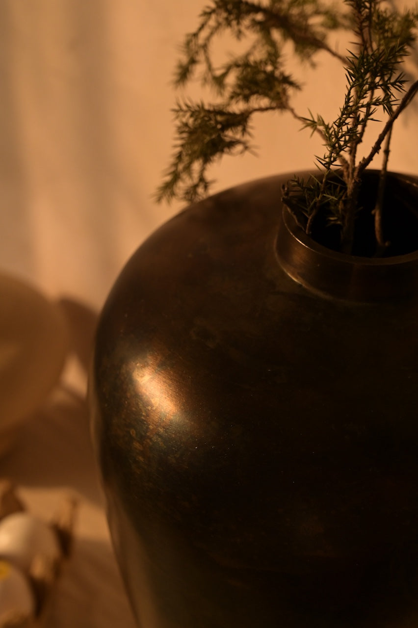 Caelum Vase by Nara Livin