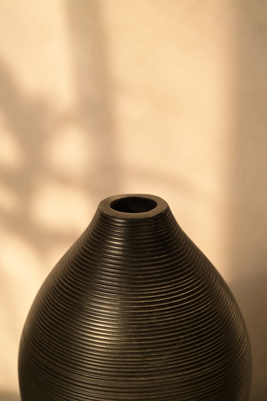 Calla Vase by Nara Livin