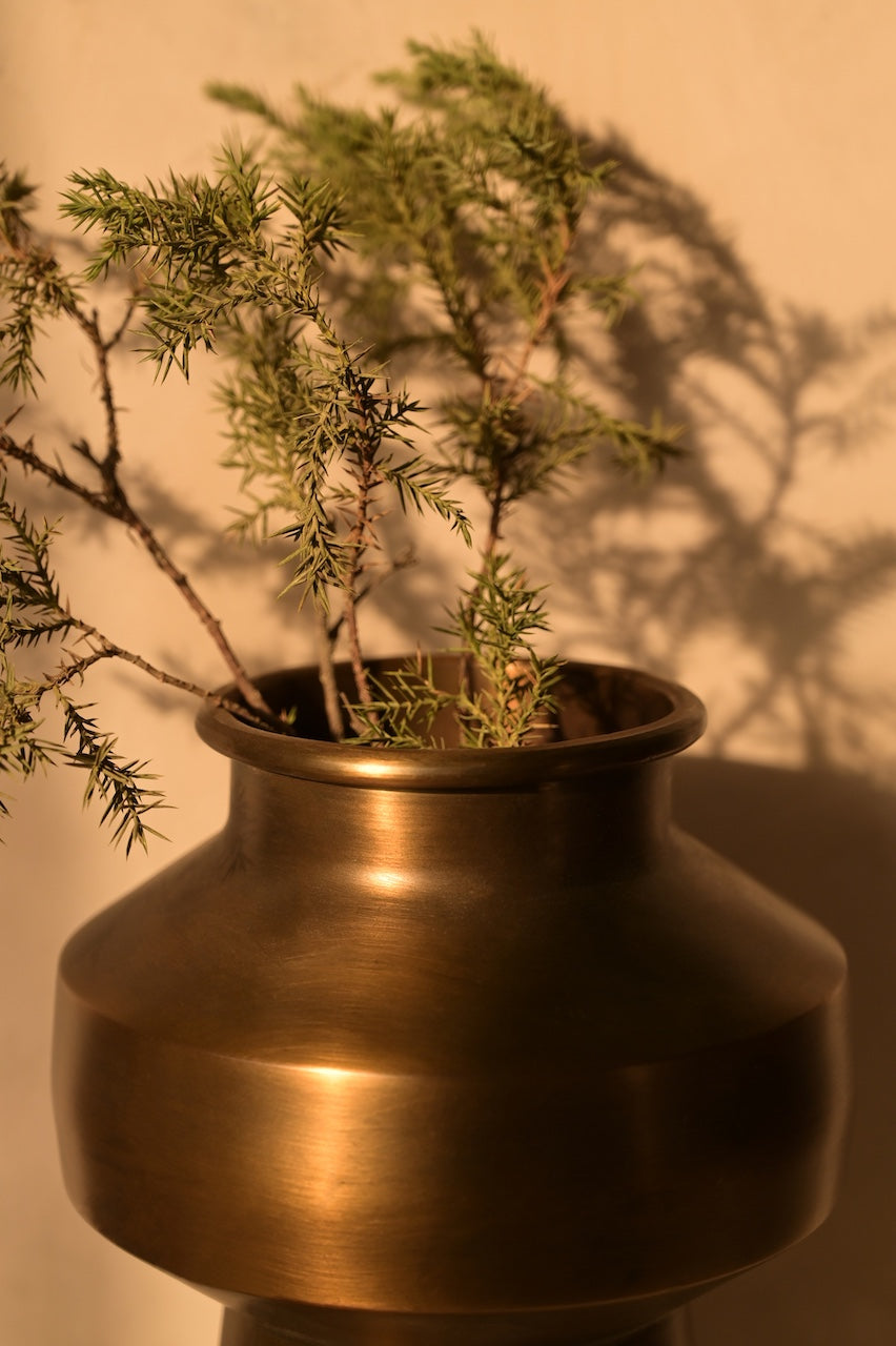 Isla Vase by Nara Livin