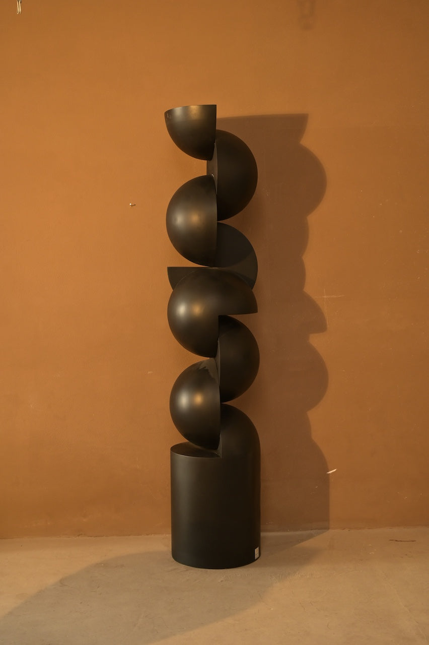 Oblio Floor Sculpture by Nara Livin
