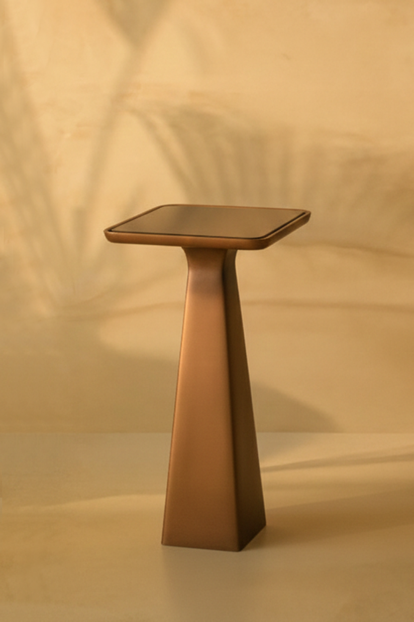 Avaan Table