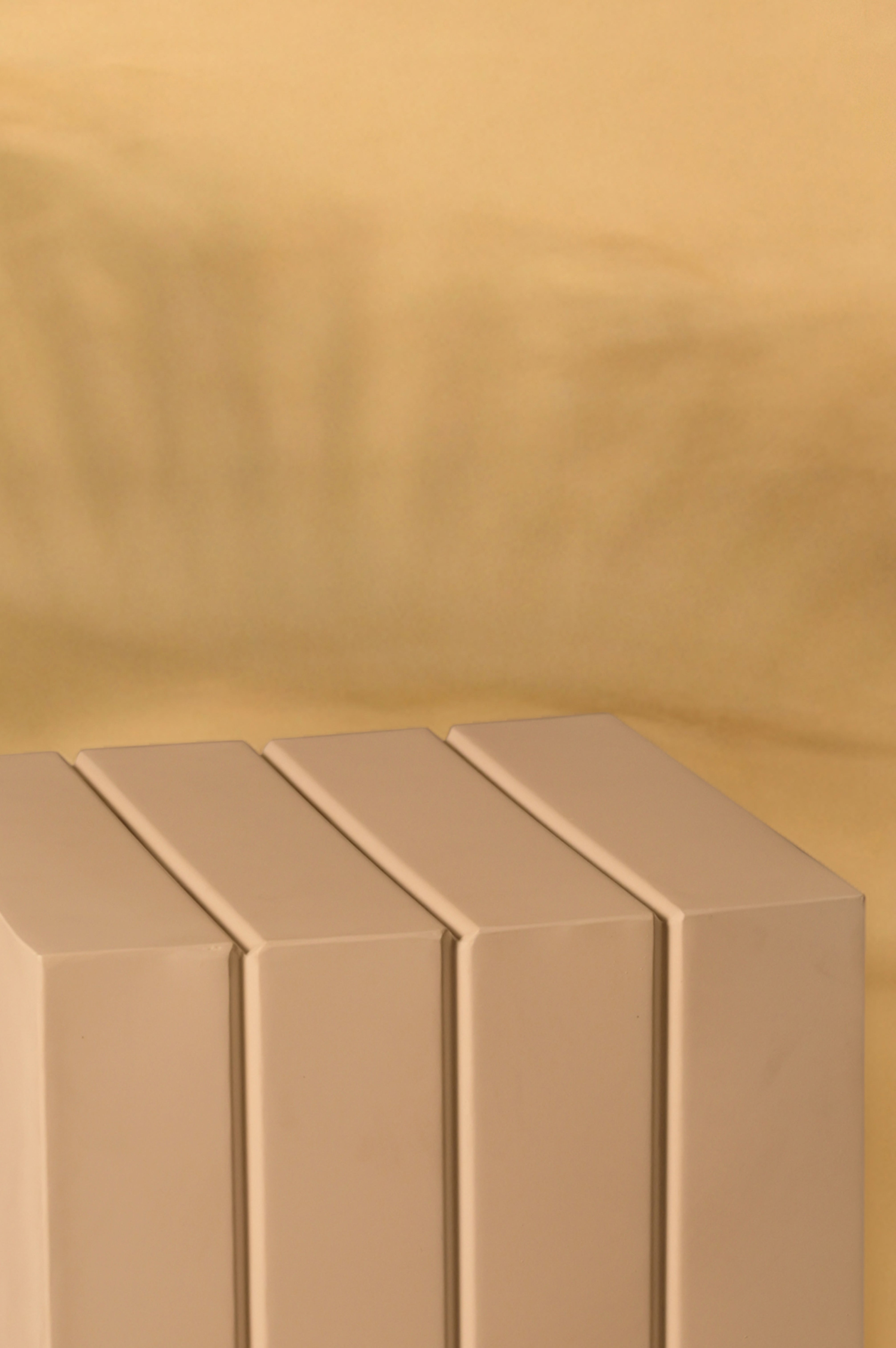 Koro Table (Signature Catalogue)