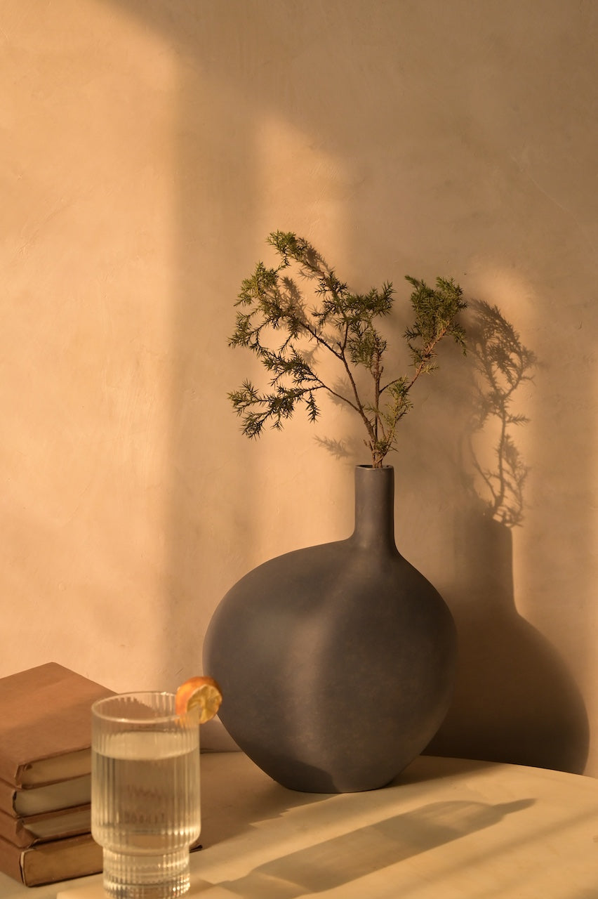 Amani Vase (set) by Nara Livin