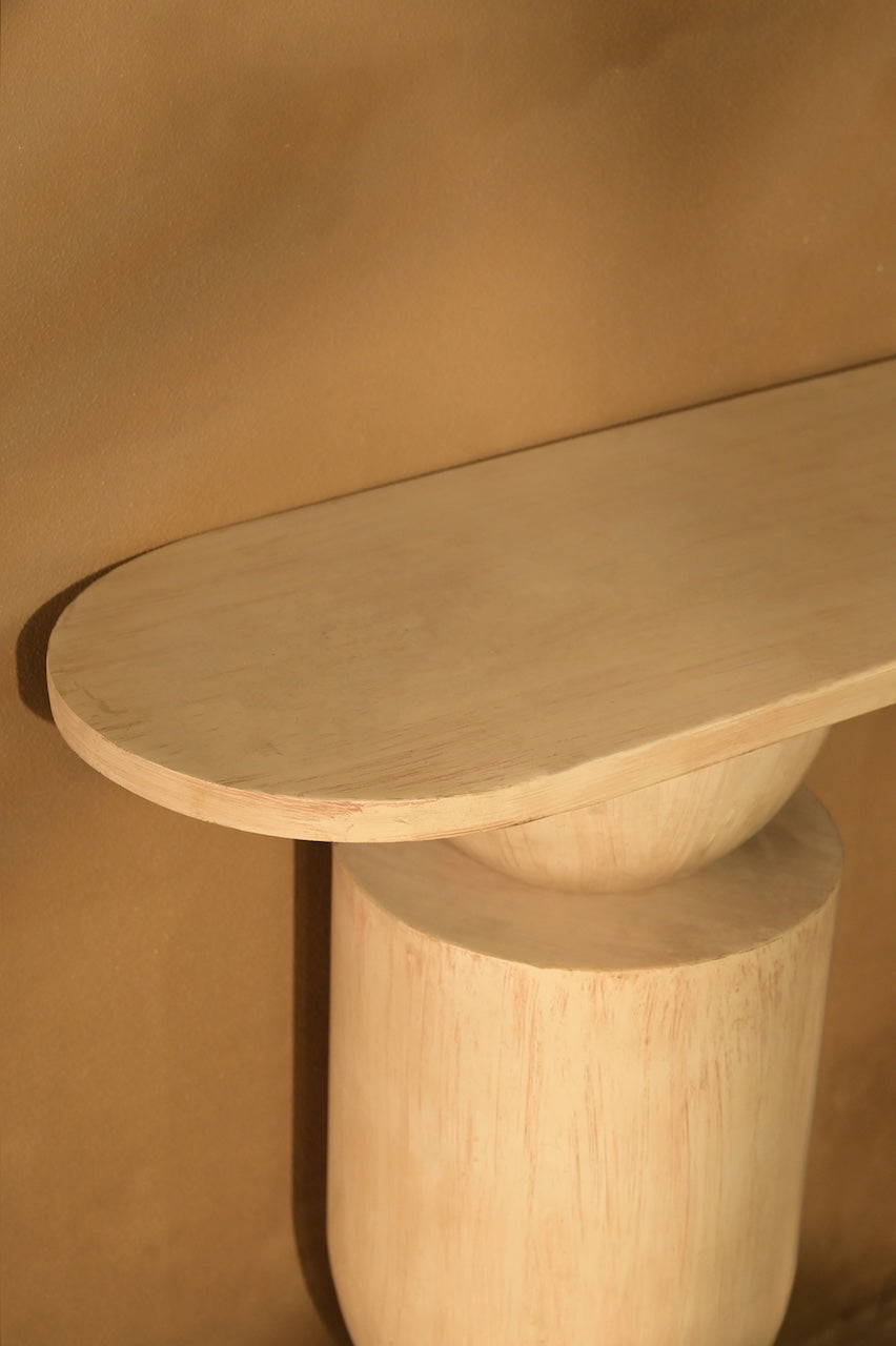Aurum Console by Nara Livin