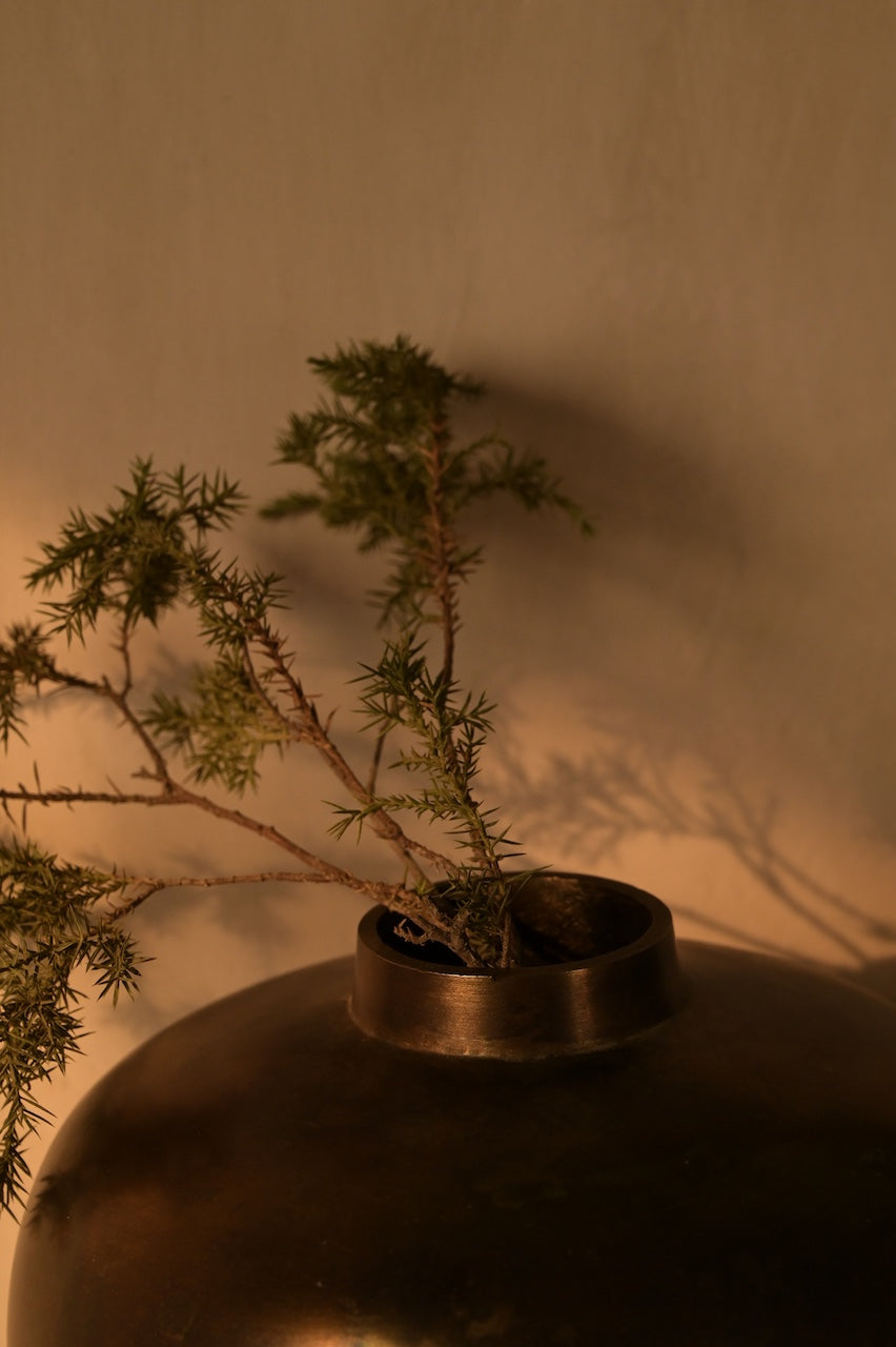 Caelum Vase by Nara Livin
