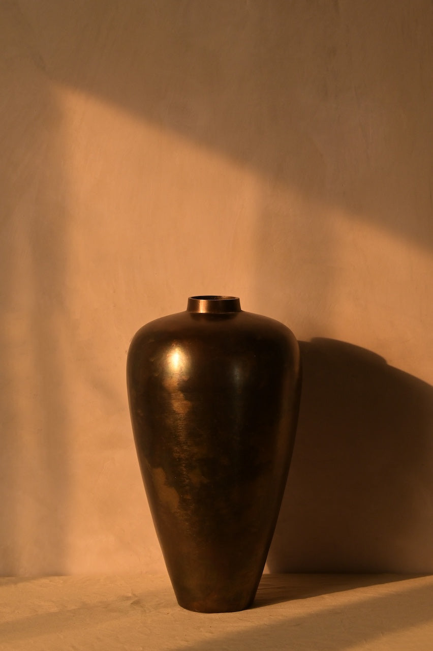 Caelum Vase by Nara Livin