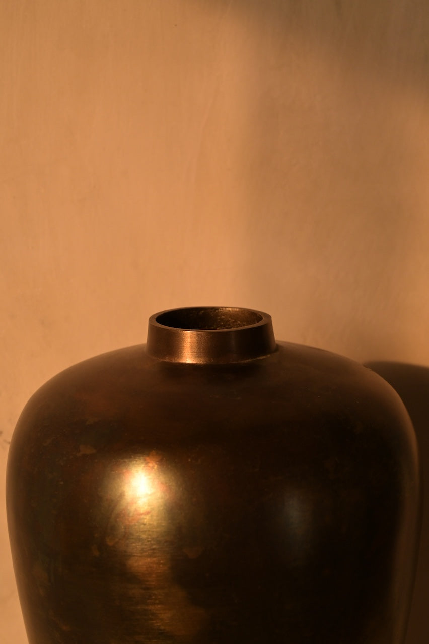Caelum Vase by Nara Livin
