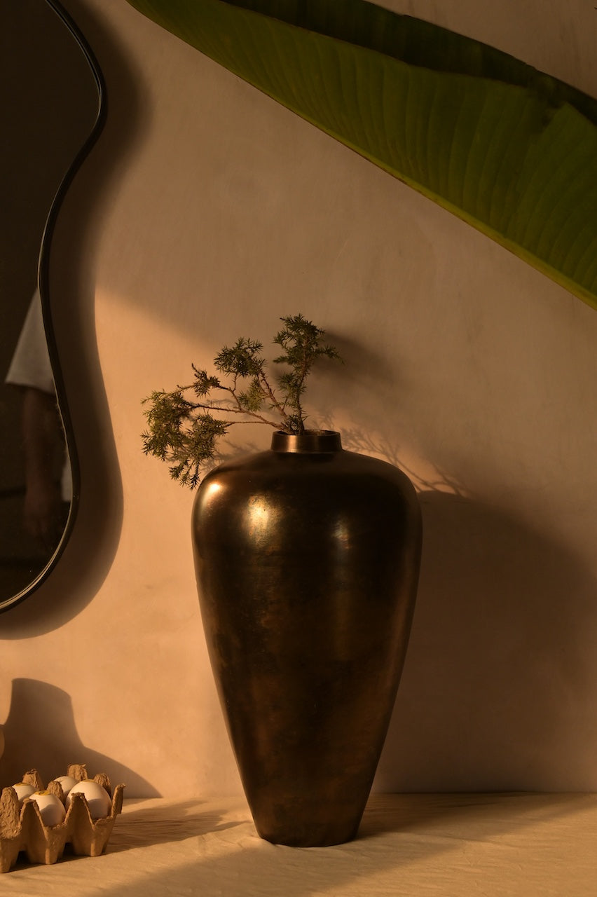 Caelum Vase by Nara Livin