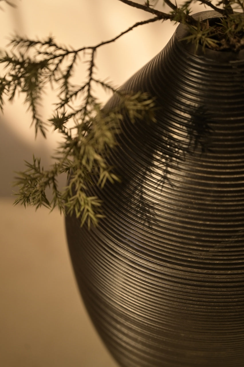 Calla Vase by Nara Livin