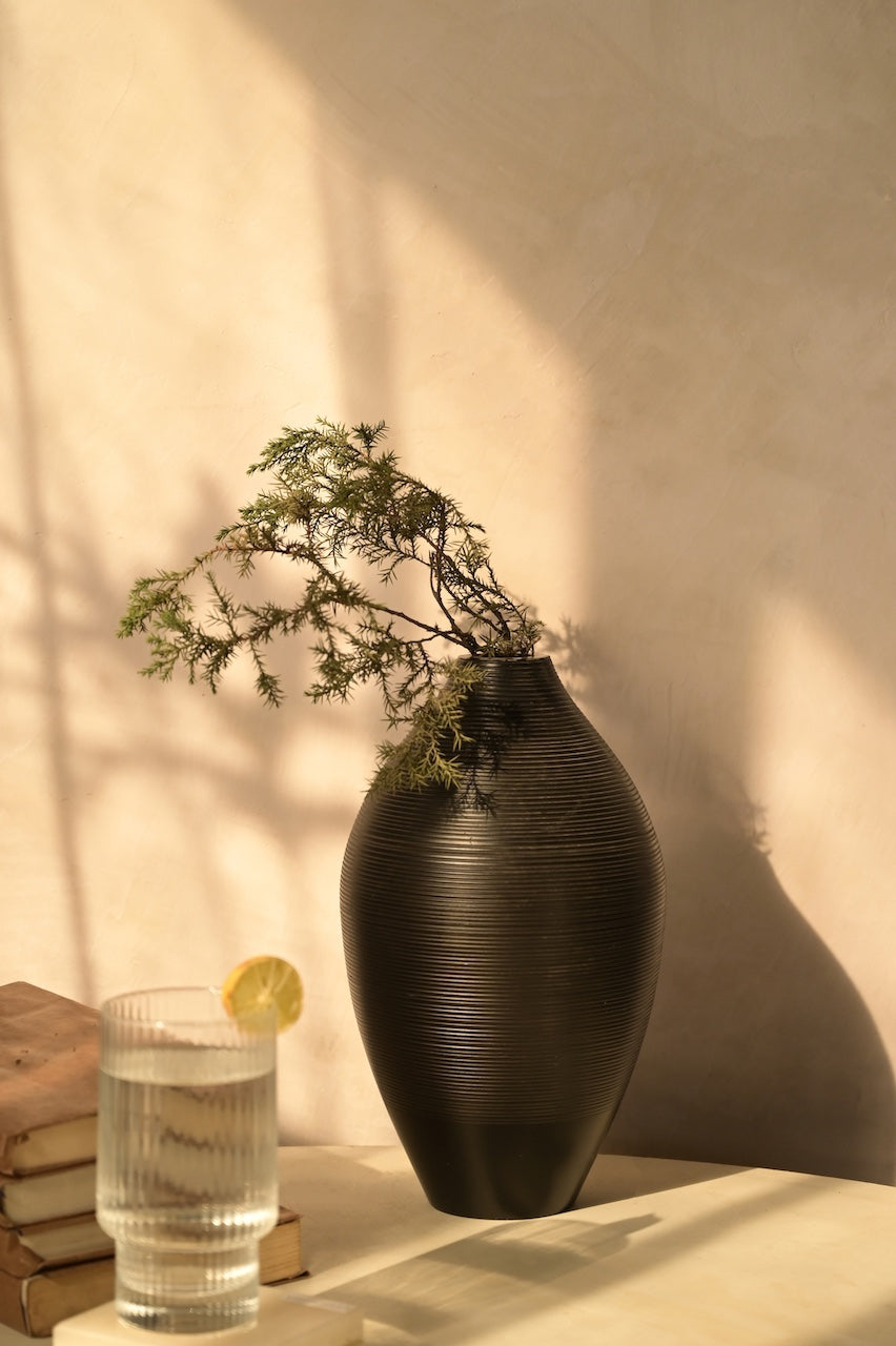 Calla Vase by Nara Livin