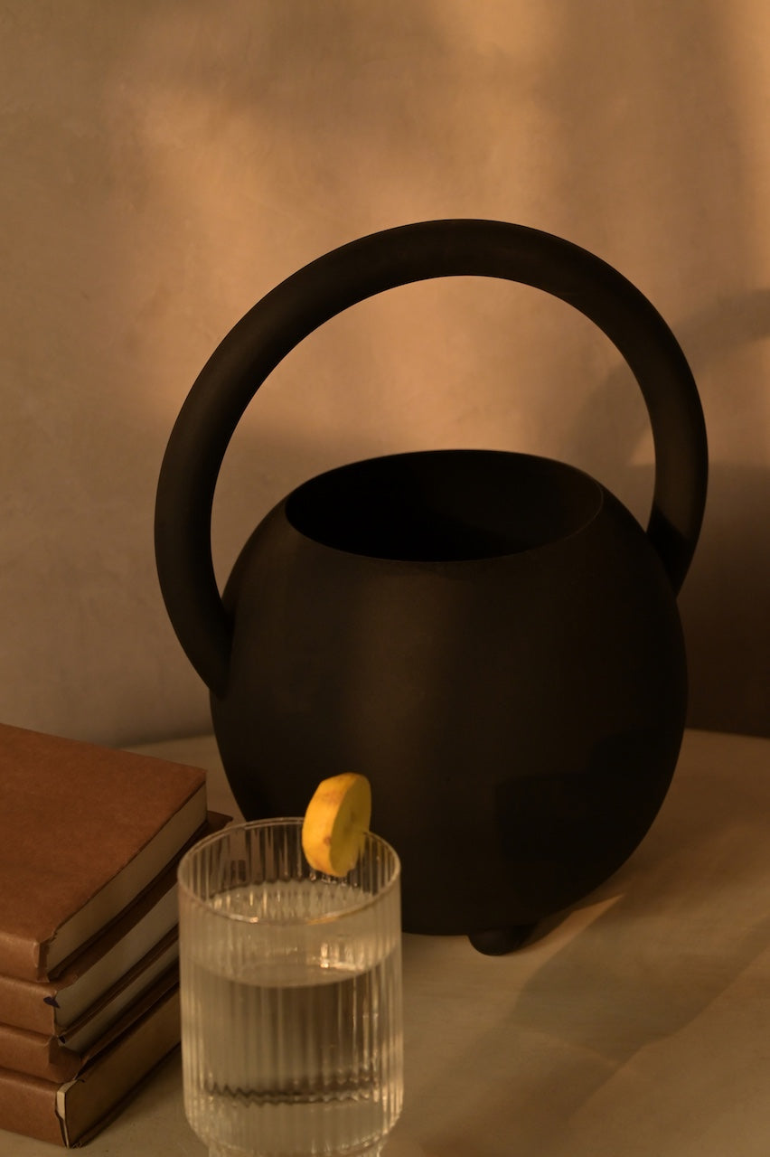 Halo Vase by Nara Livin