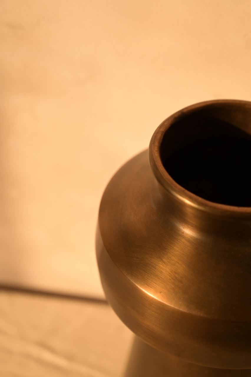 Isla Vase by Nara Livin