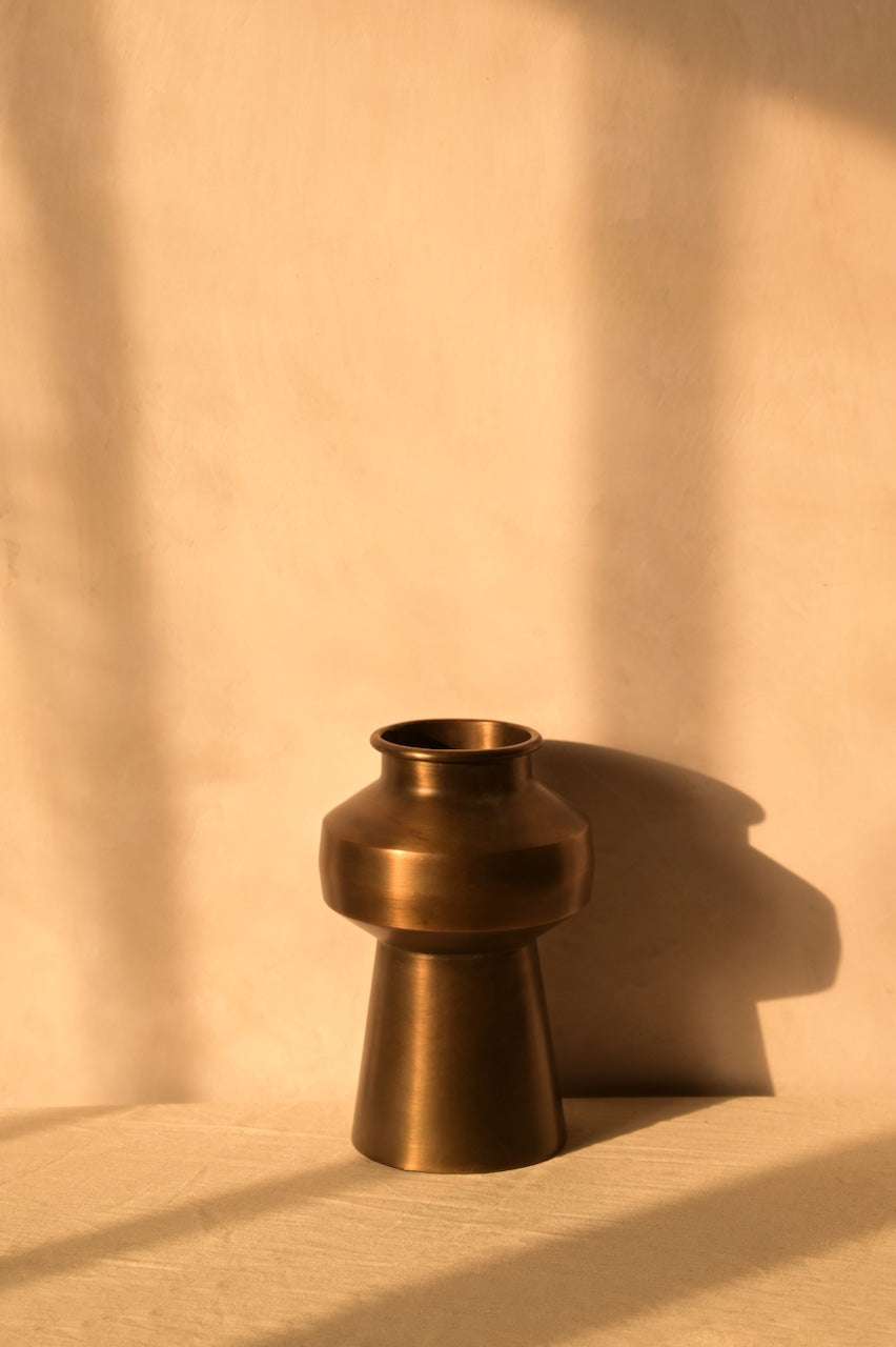 Isla Vase by Nara Livin