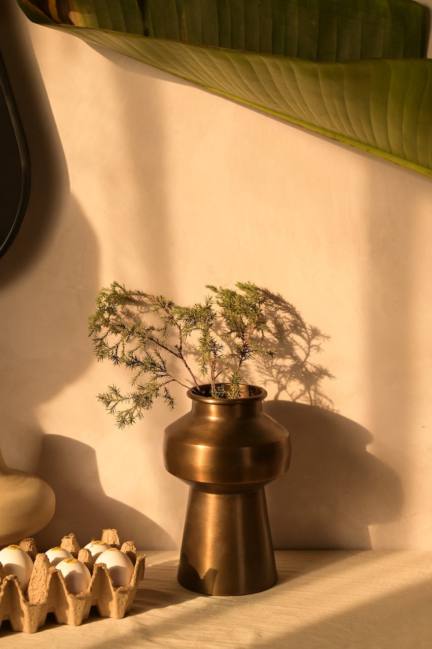 Isla Vase by Nara Livin