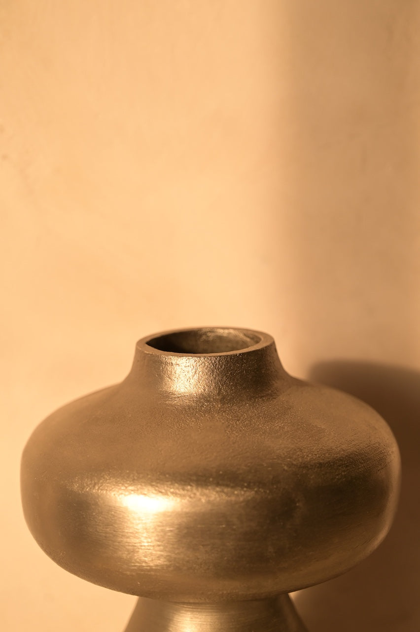Liora Vase by Nara Livin