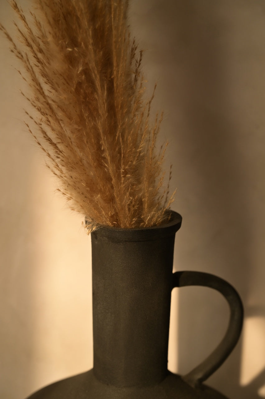 Noa Vase by Nara Livin