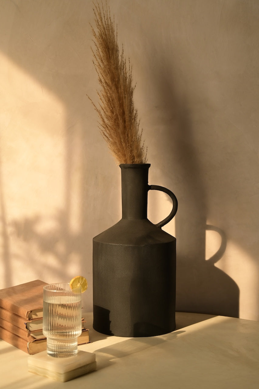 Noa Vase by Nara Livin