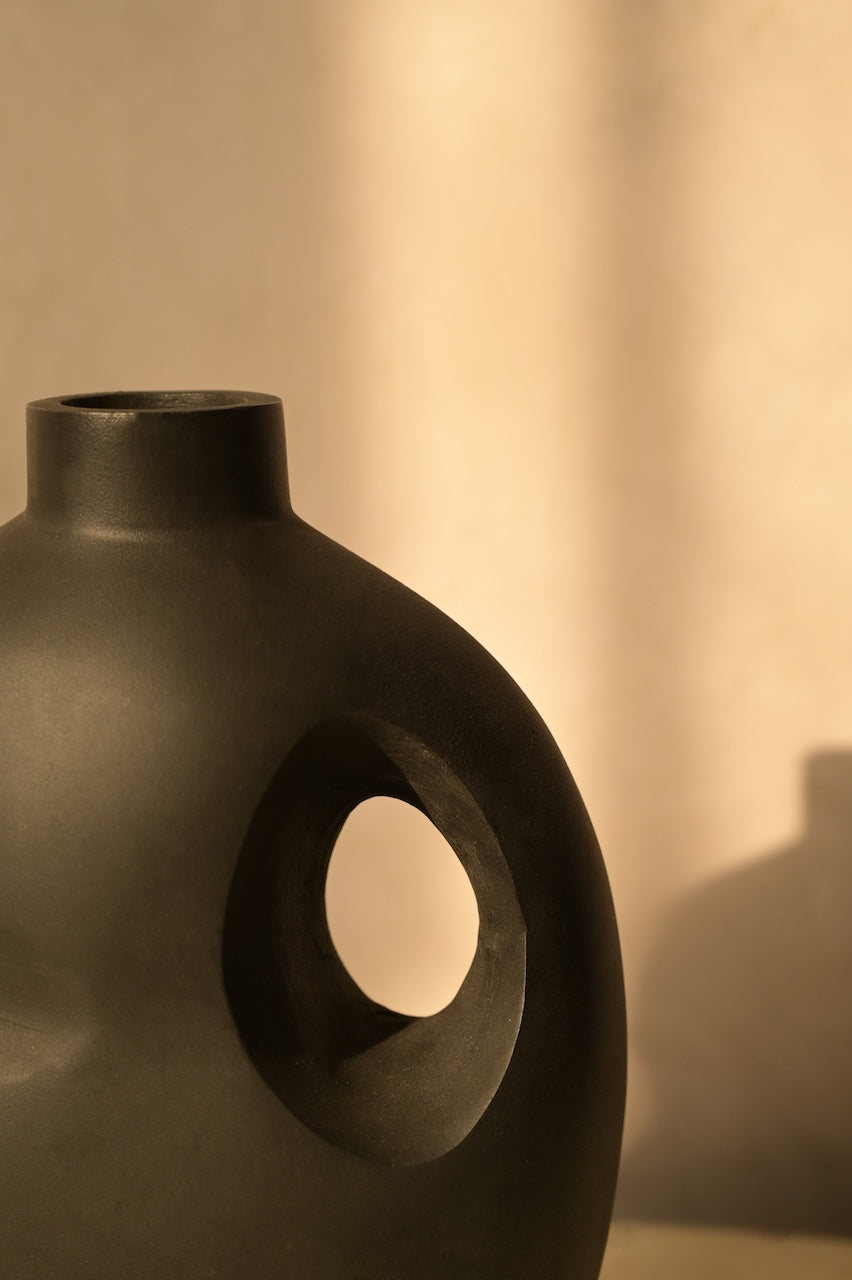 Oris Vase by Nara Livin