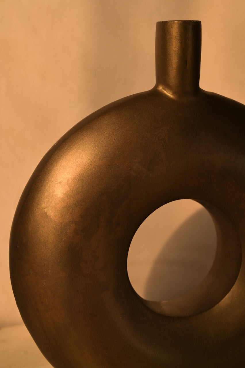 Selene Vase by Nara Livin