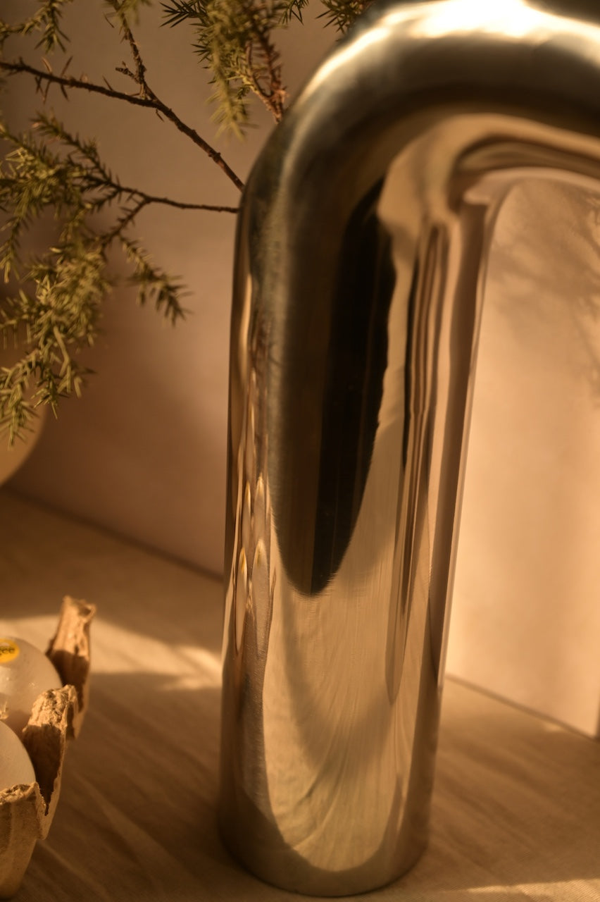 Tova Vase by Nara Livin