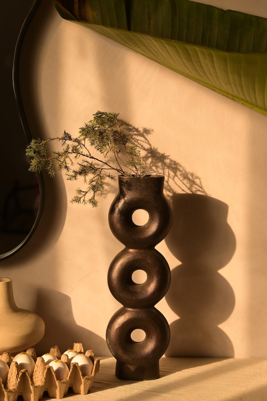 Velar Vase by Nara Livin