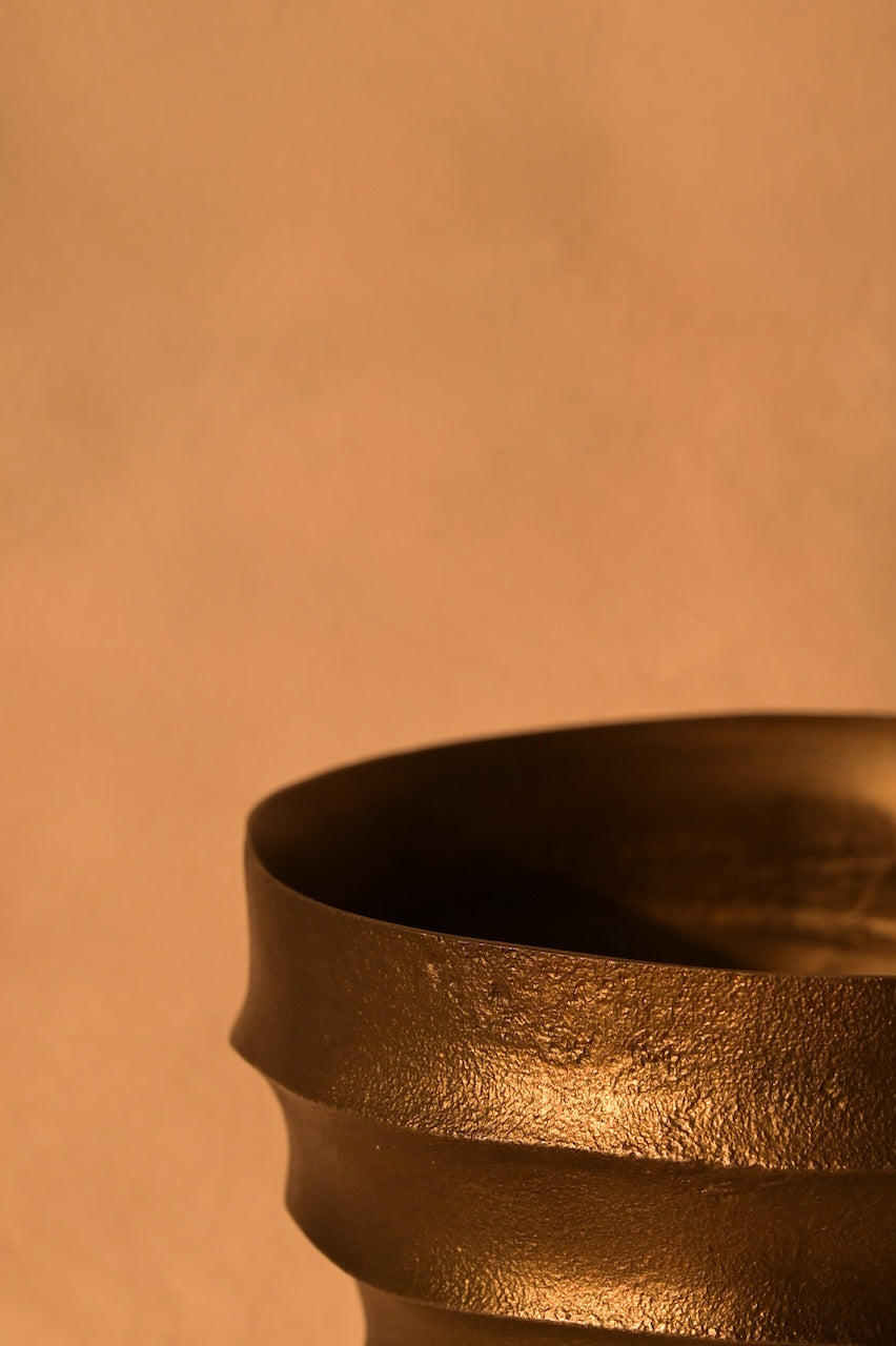 Willow Vase by Nara Livin