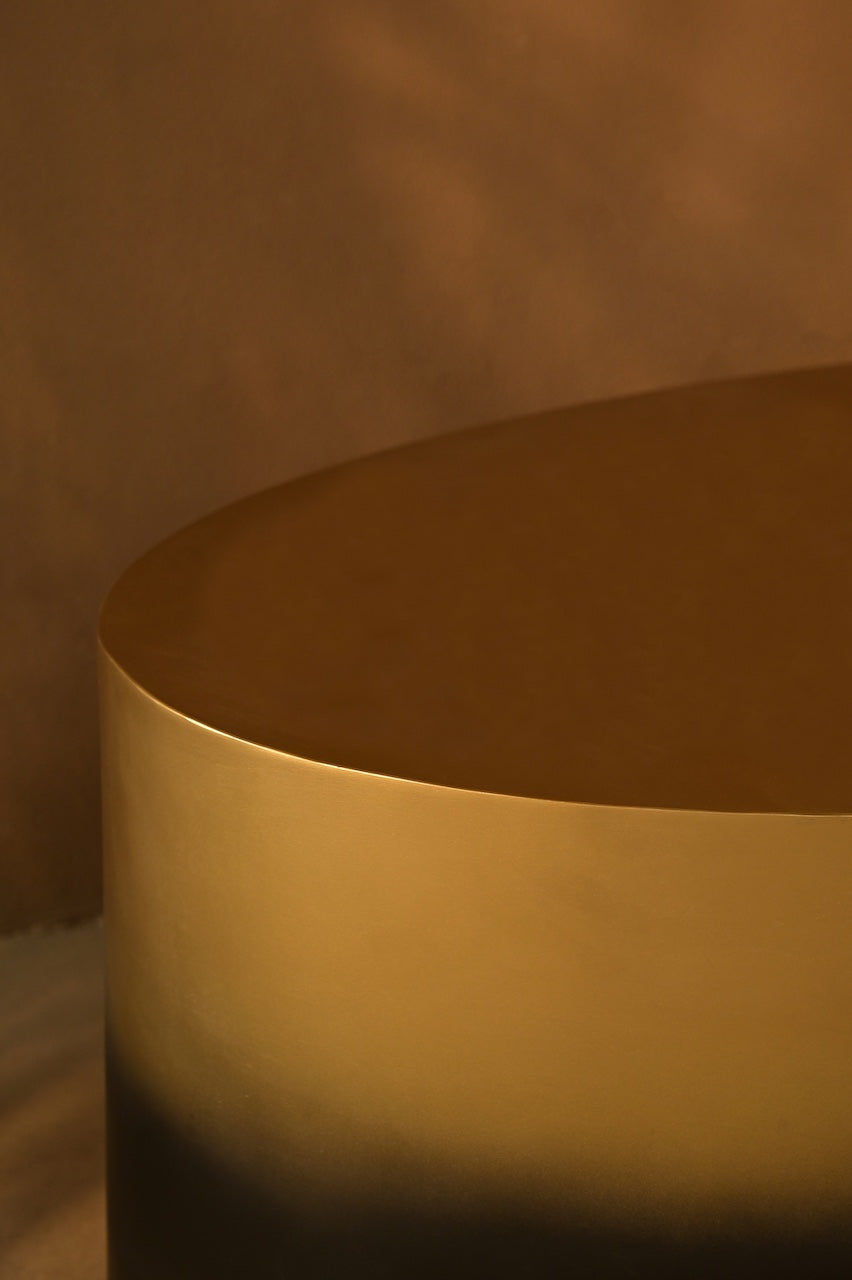 Zeen Table by Nara Livin