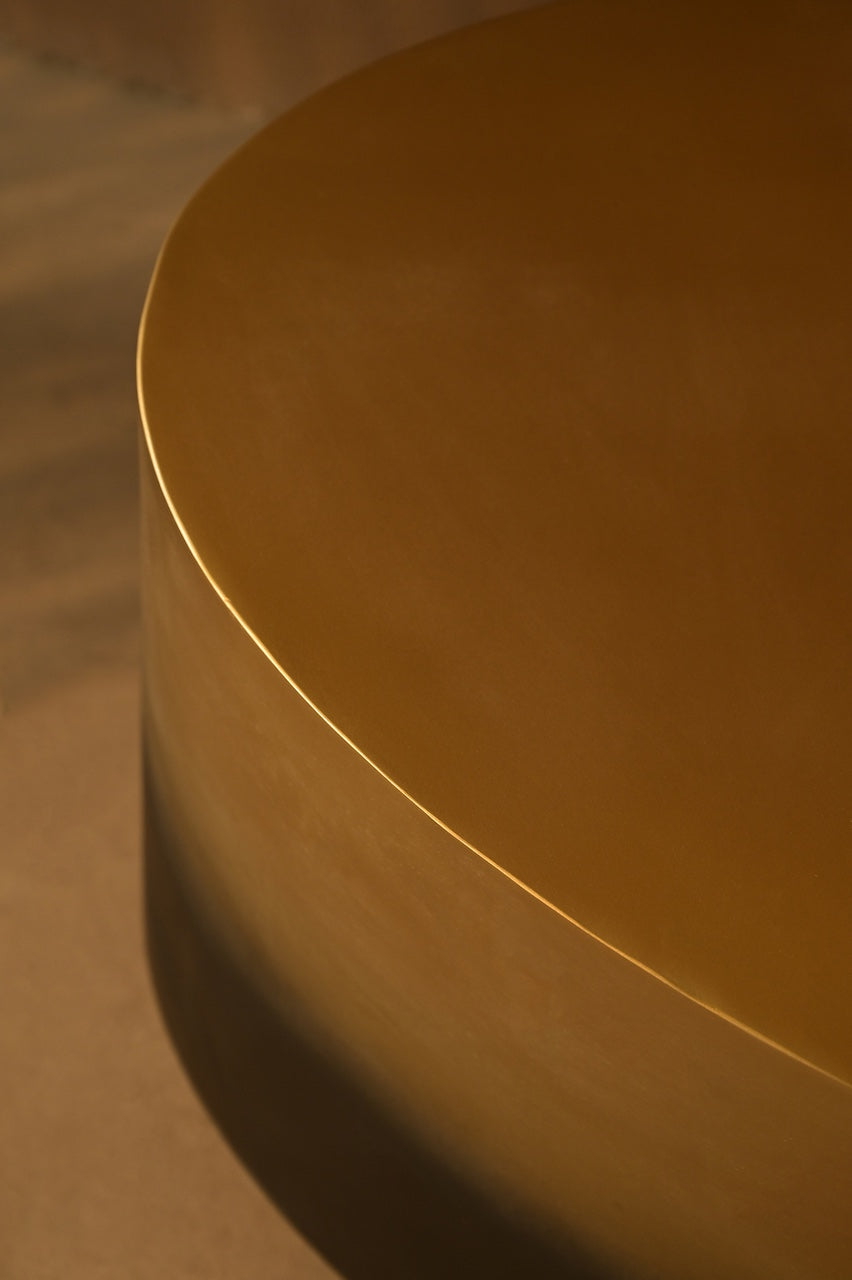 Zeen Table by Nara Livin