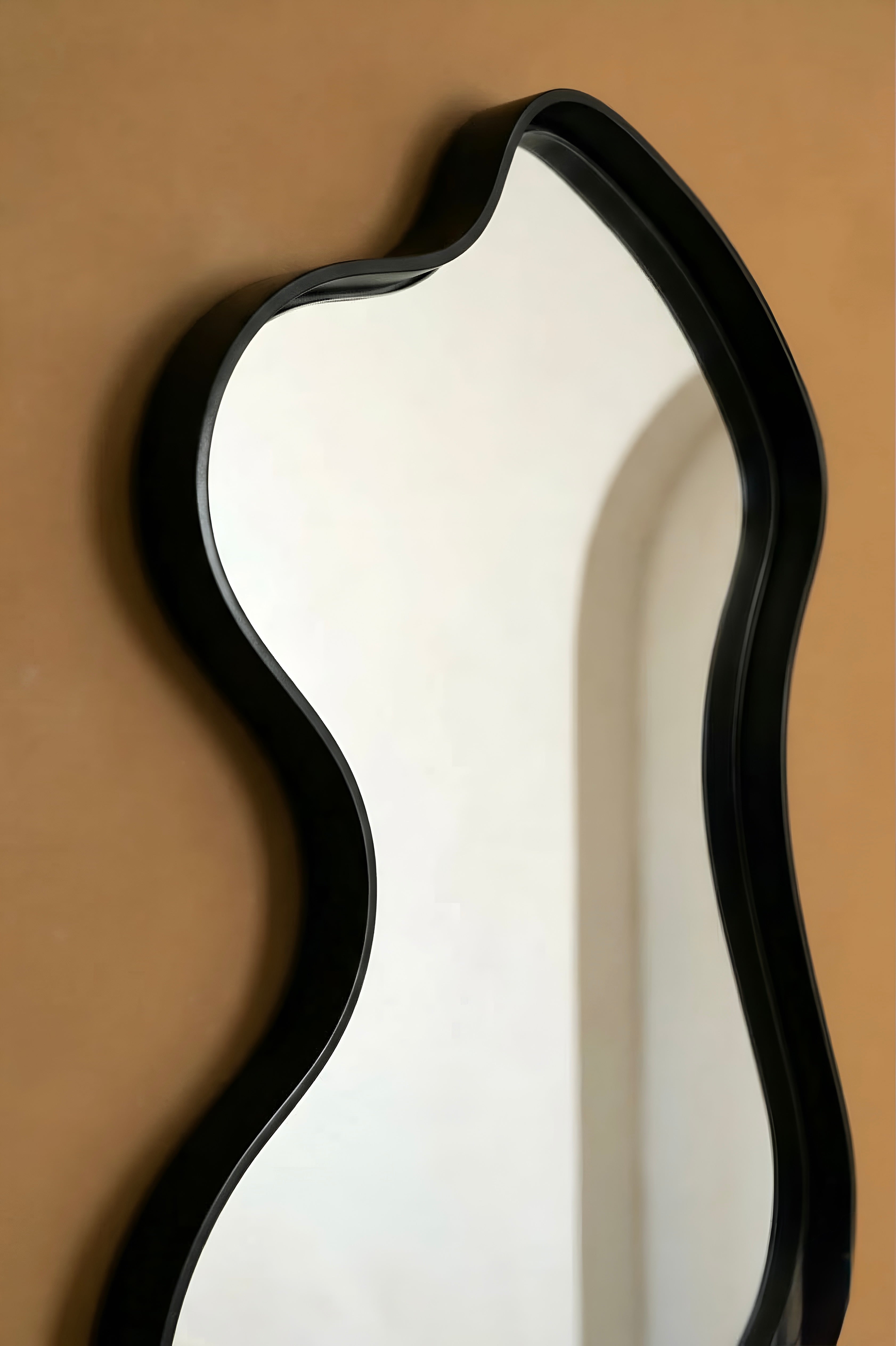 Contour Mirror