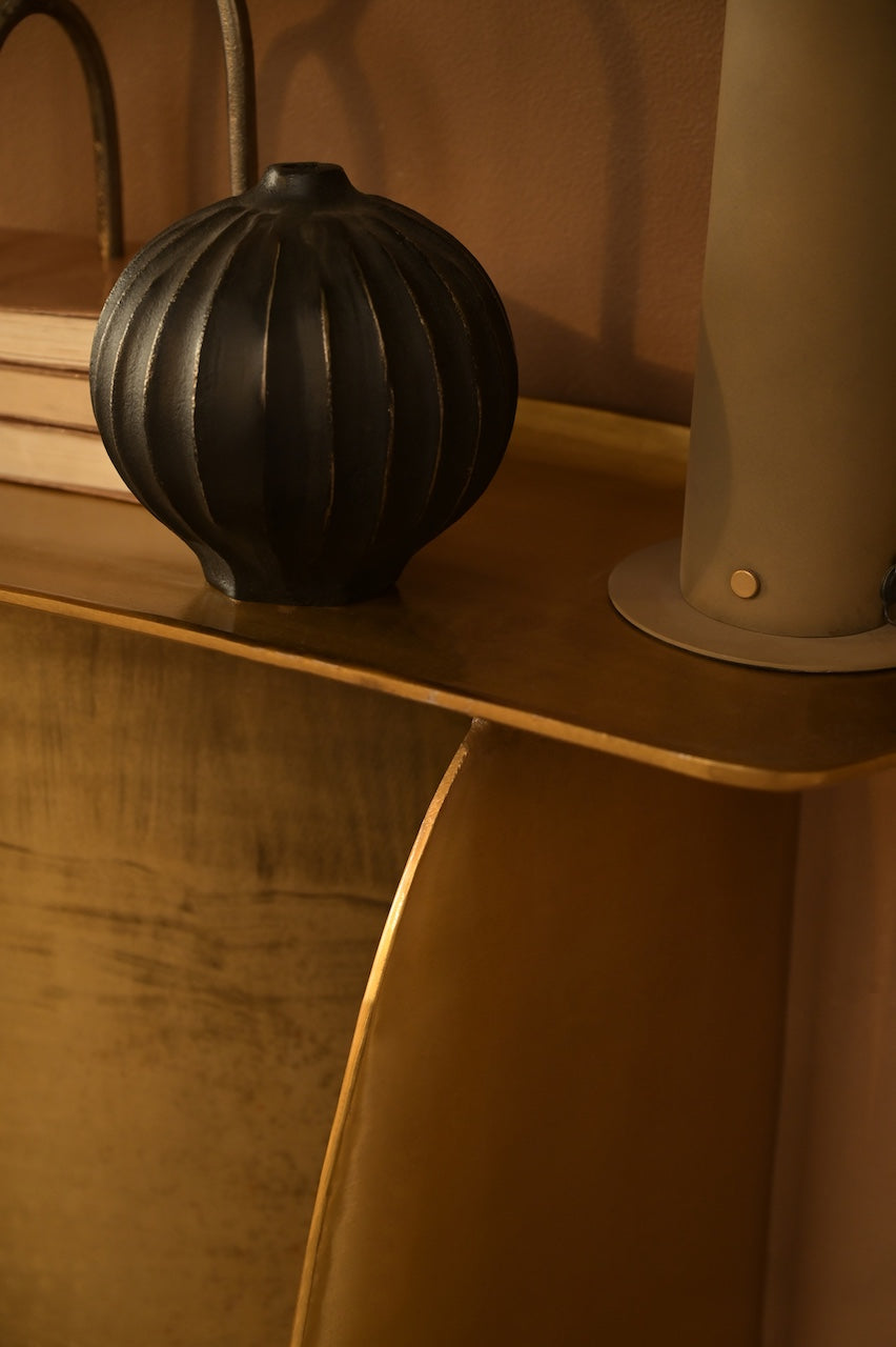The Stride Console by Nara Livin