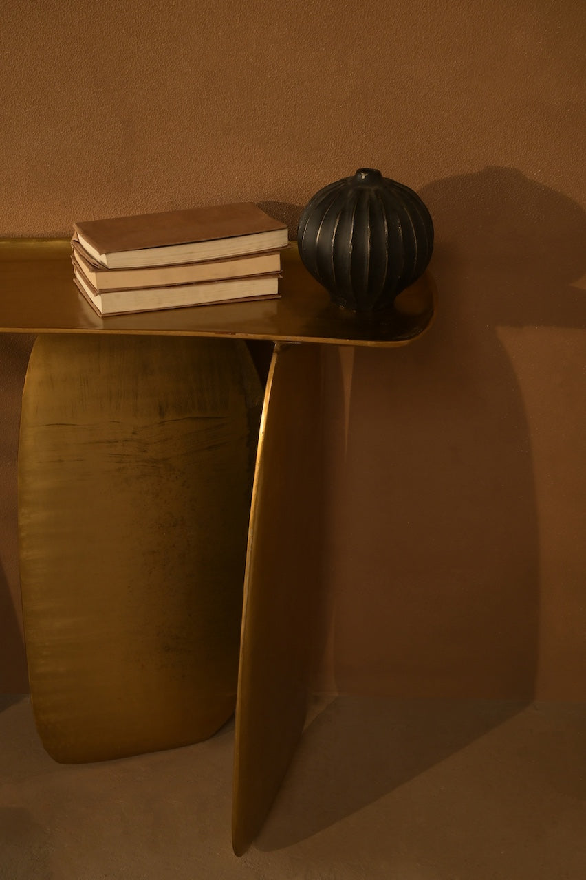 The Stride Console by Nara Livin
